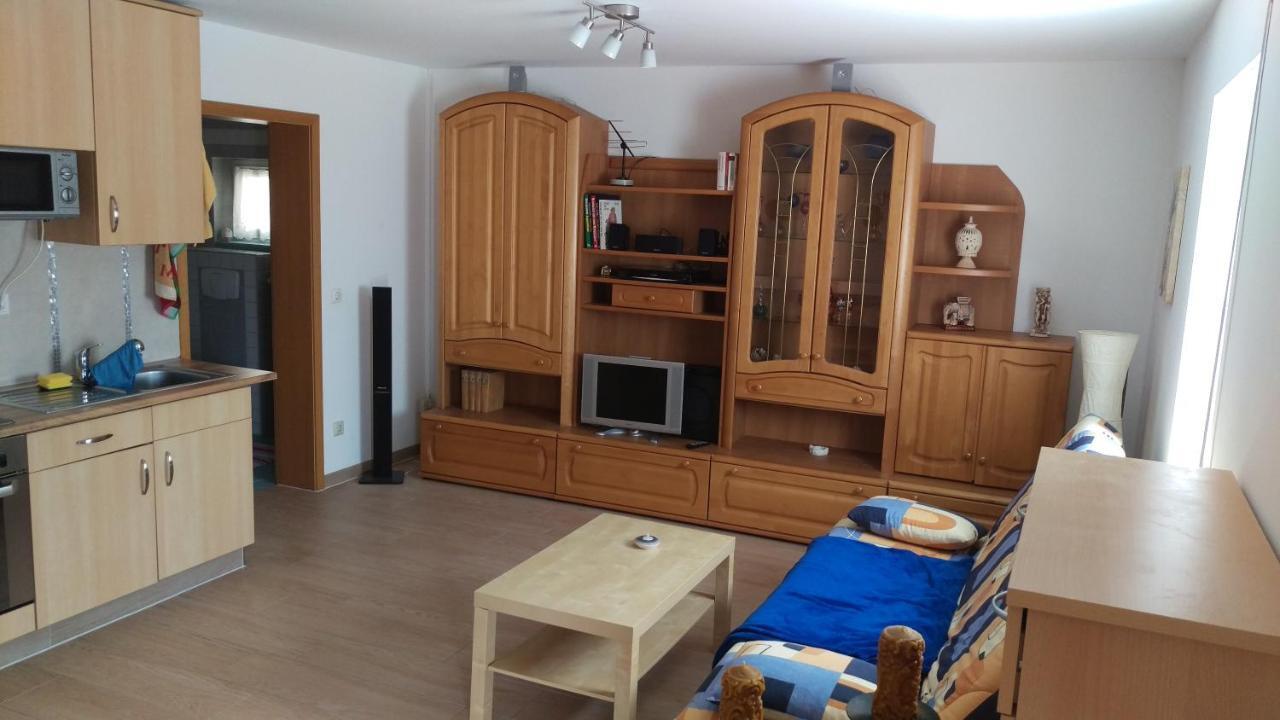 Ferienwohnung Fliederweg Suhl Esterno foto