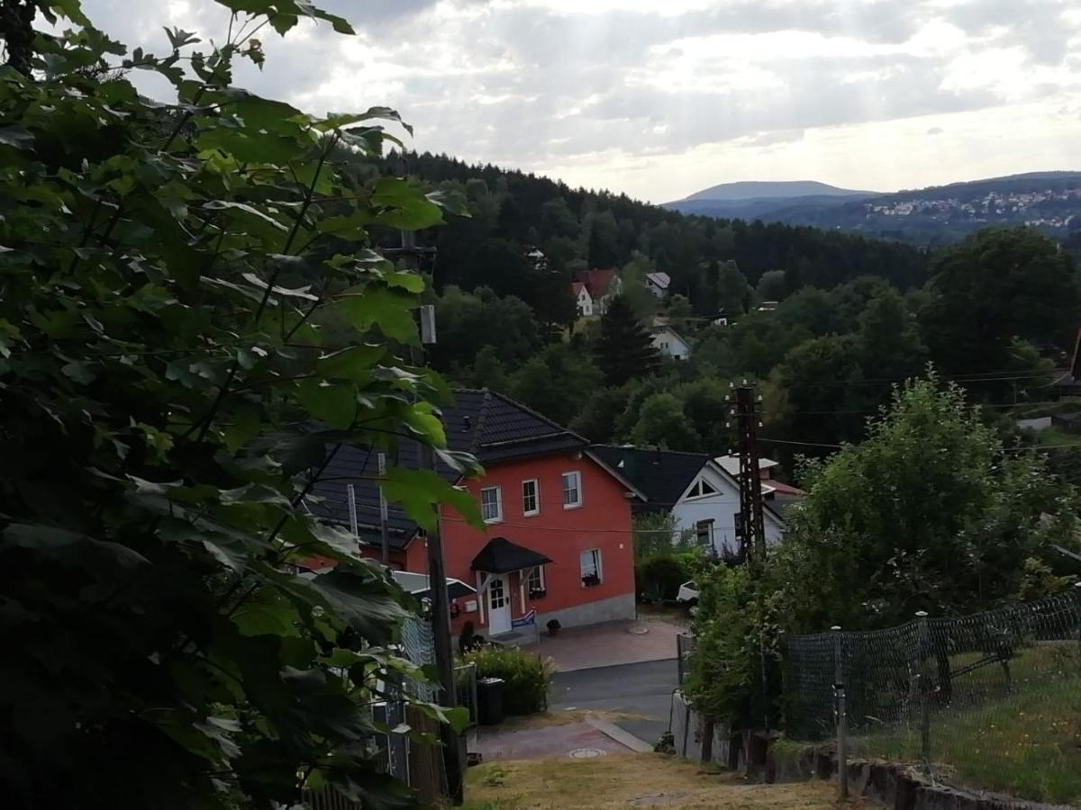 Ferienwohnung Fliederweg Suhl Esterno foto