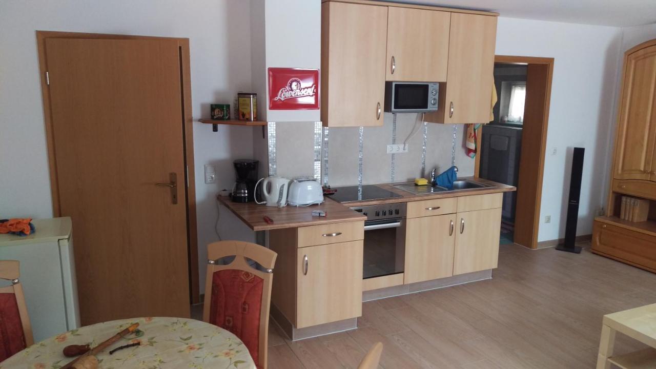 Ferienwohnung Fliederweg Suhl Esterno foto